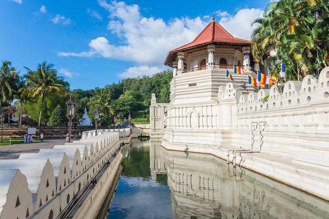 09 Days in Sri lanka - Major Attractions - Colombo gives you a brief introduction