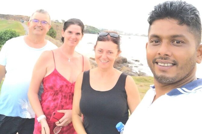 10 Days Sri Lanka Tour with Sujeewa - Day 7: Ella and the famous bridge in the hills