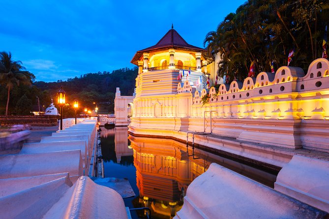 3 Days Tour to Kandy Nuwara Eliya & Sigiriya from Colombo - What the private driver adds