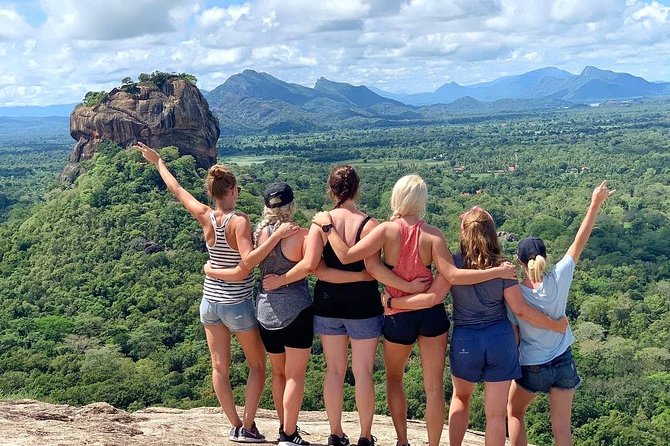 4 Days Tour to Kandy, Sigiriya & Nuwara Eliya - Day 1: spices, sapphires, Kandy’s sacred temple, and evening dance