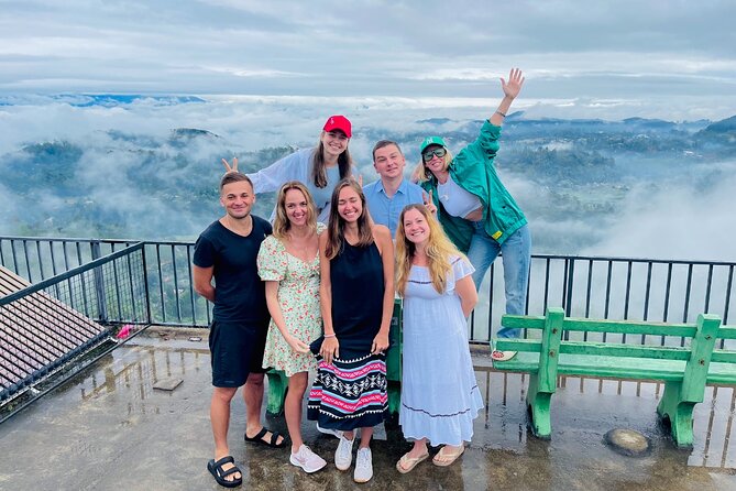 8 Days Private Guided Multi Day Tour in Sri Lanka - Day 7: Colombo’s temples, museum, and parks
