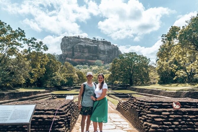 All-inclusive Day Tour of Sigiriya & Dambulla from Colombo - Lunch and the taste of Sri Lanka