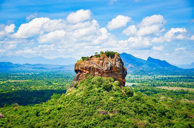 All Inclusive Sigiriya and Dambulla Day Tour from Colombo - Rice and curry at a typical local home