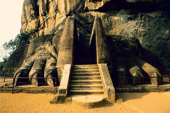 All Inclusive Sigiriya and Dambulla Day Tour from Colombo - What the $180 price really covers