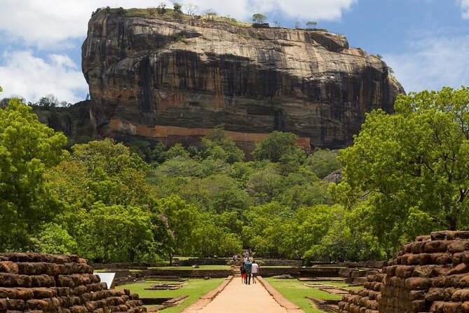 All-inclusive Sigiriya, Dambulla and Wildlife Safari from Colombo - Why this Colombo day trip is so full