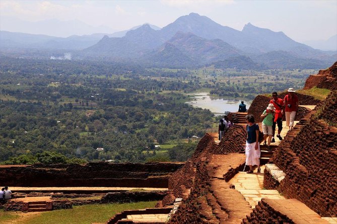 All Inclusive Sigiriya & Dambulla Day Tour from Colombo & Negombo - Dambulla: five caves filled with Buddhist art