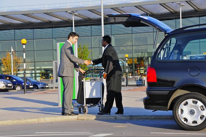 Bandaranaike International Airport(CMB) to Colombo Hotels - A straight ride with no sightseeing stops