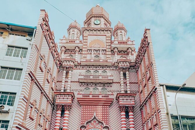 Colombo by Tuk Tuk – Sightseeing Entry Fees included - Pettah Market, Old Town Hall, and Kayman’s Gate