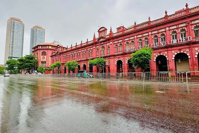 Colombo by Tuk Tuk – Sightseeing Entry Fees included - Fort Railway Station and Colombo’s colonial core