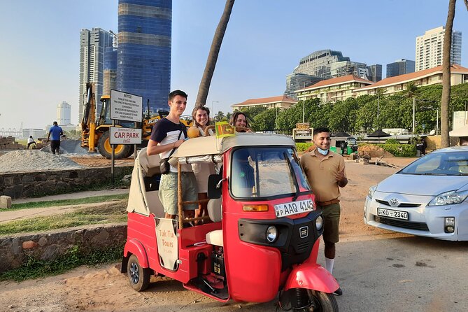 Colombo City Highlights by Tuk Tuk – All-Inclusive Adventure - Viharamahadevi Park and Independence Square