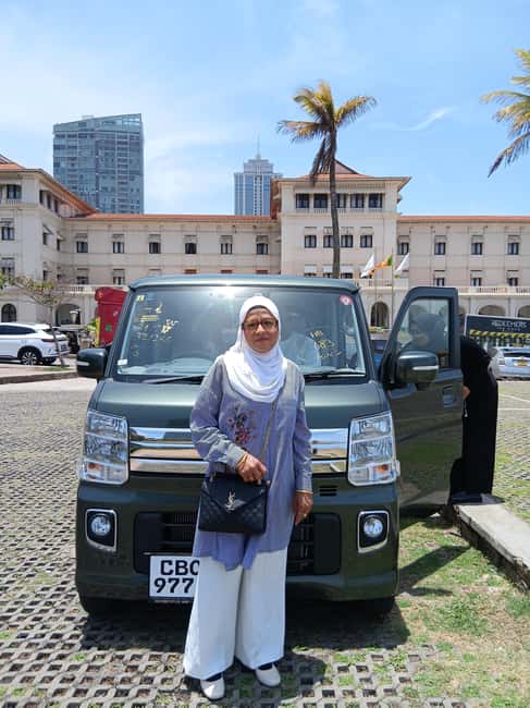 Colombo: City Sightseeing Tour by Car with Driver-Guide - Lotus Tower views and modern Colombo