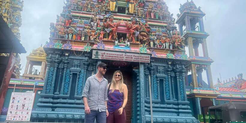 Colombo: City Sightseeing Tour by Tuk-Tuk with Pickup - Forty-five minutes at Gangaramaya Temple
