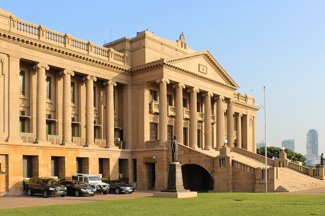 Colombo city tour by car ( Private ) - A flexible way to meet Colombo