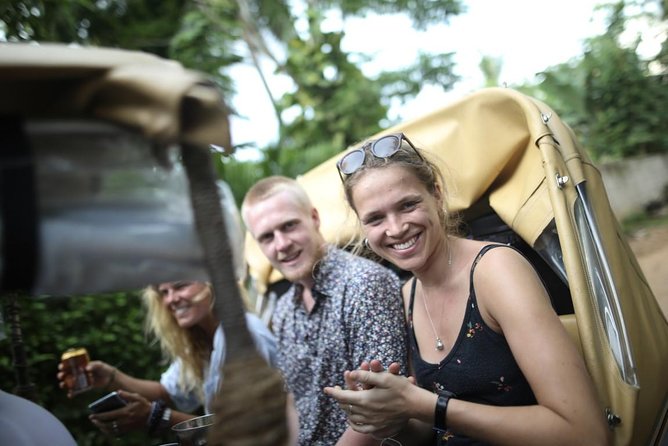 Colombo City Tour By Tuk Tuk - Ceylon tea tasting at Bluefield Tea Gardens