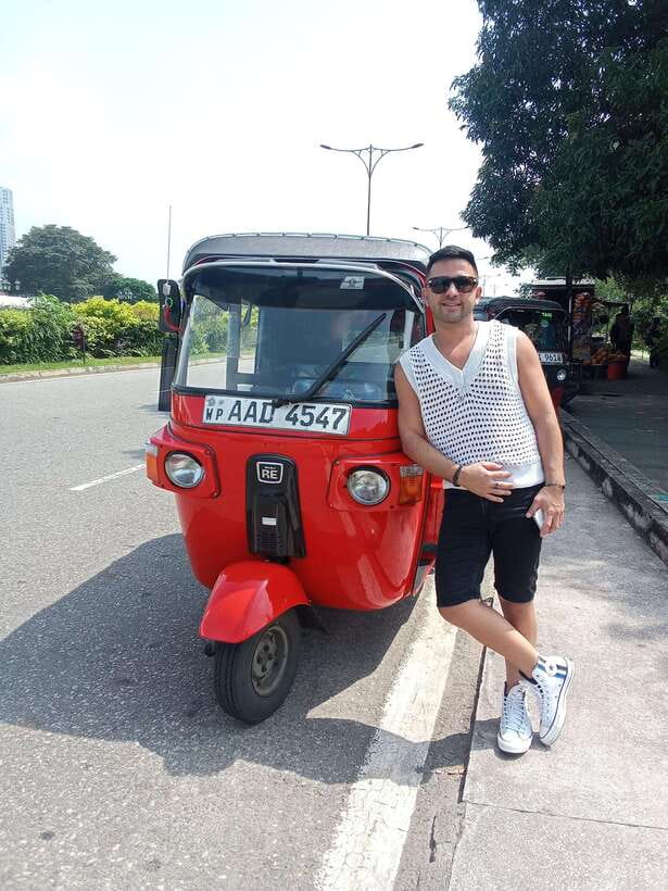Colombo City Tour by Tuk-Tuk with Hotel Pickup - All Include - Granite, carved stone, and quiet places of worship