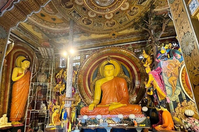 Colombo City Tour With Historical Places ( All Inclusive ) - Jami Ul-Alfar Mosque and Colombo’s religious mix