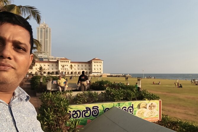 Colombo City Tuk Tuk - Maritime Museum and the Colombo Lighthouse