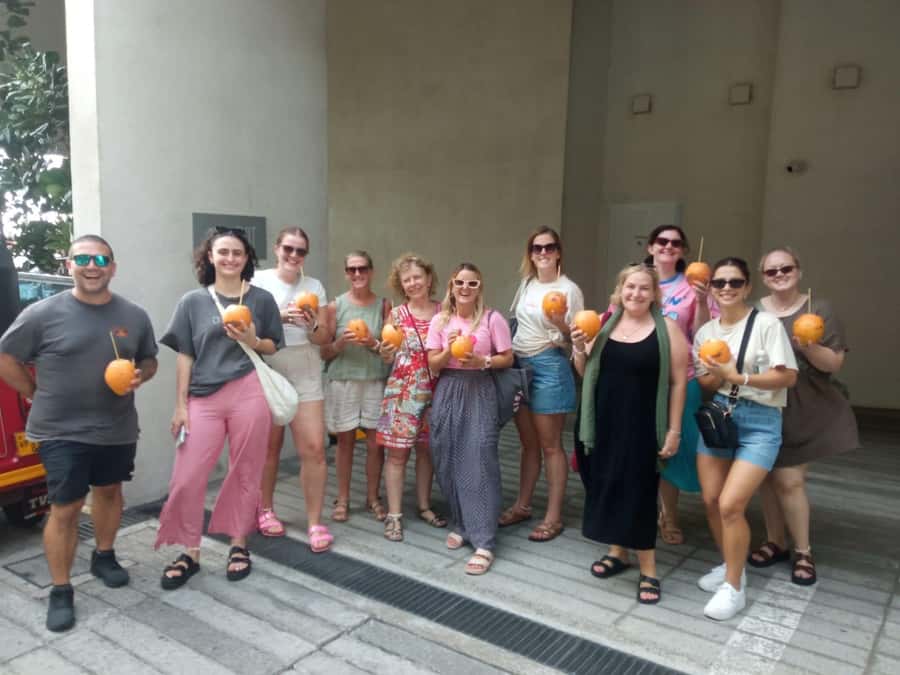 Colombo Foods Tour by Tuk Tuk ( Food chargers included ) - Ceylon tea and Sri Lankan spices