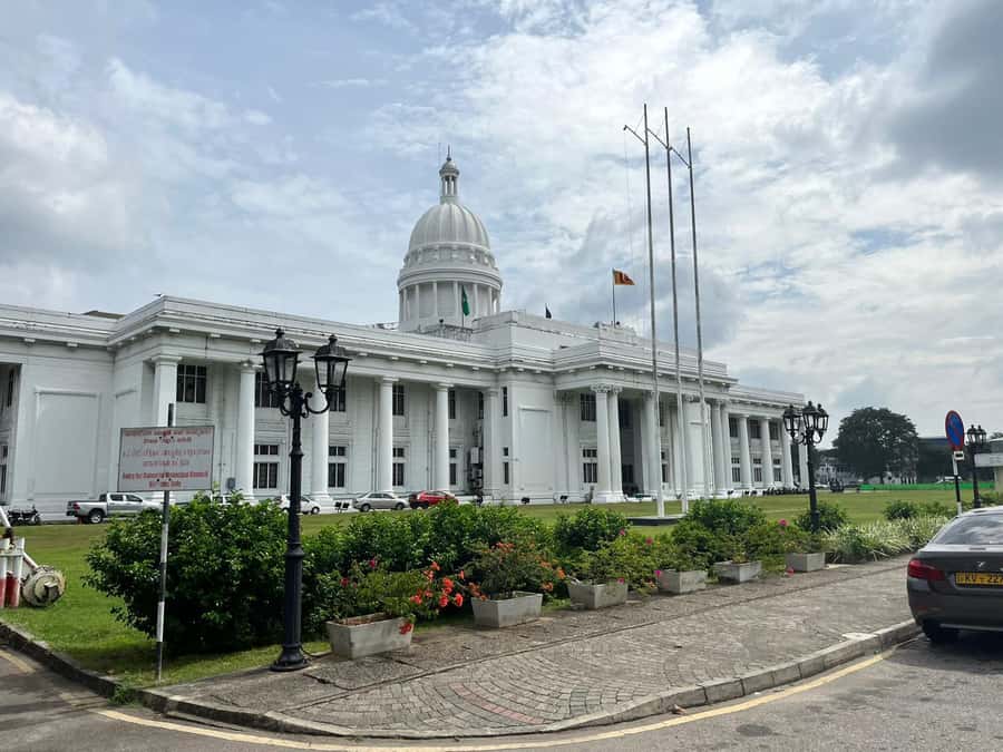 Colombo: Guided City Tour with Entry Tickets - The Red Mosque and Colombo’s religious mix