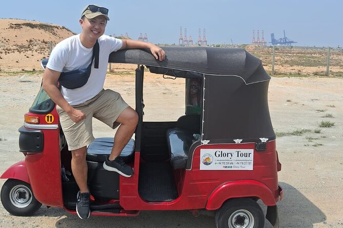 Colombo local Food Tour &City Tour by TukTuk All food Included - Ceylon tea, explained and sampled