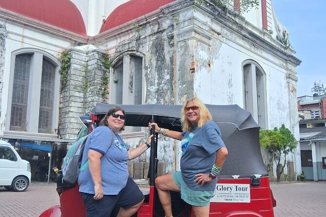 Colombo local Food Tour &City Tour by TukTuk All food Included - Pettah and the king coconut stop