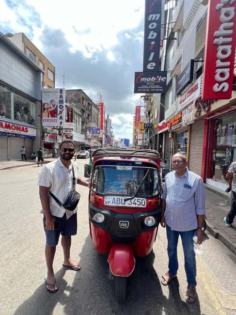 Colombo: Local Food Tour & Sightseeing by Tuk-Tuk with Meals - Pettah brings the strongest street-food setting