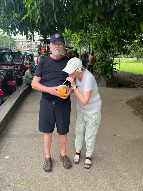 Colombo: Local Food Tour & Sightseeing by Tuk-Tuk with Meals - Kottu, pittu, and the promised local meal
