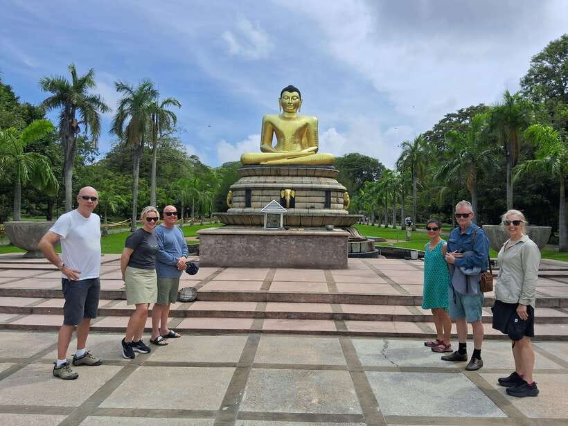Colombo: Local Guide with Colombo City Tour by Tuk Tuk - The Red Mosque is Colombo’s most striking facade