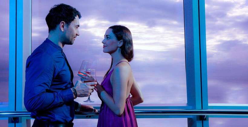 Colombo: Lotus Tower Celebration Dining Experience with Cake - What the 360-degree view adds to dinner