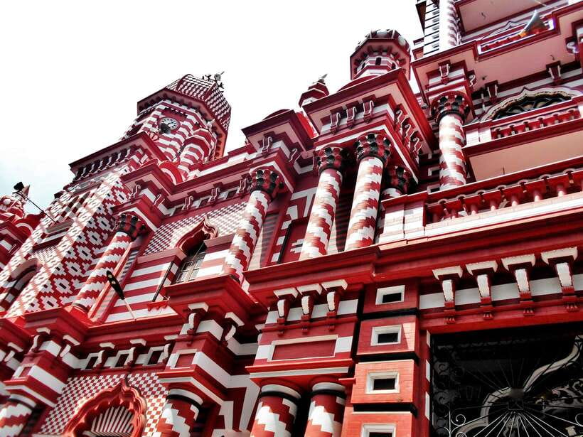 Colombo: One Day Private City Tour With Gangaramaya Temple - Cinnamon Gardens, where Colombo changes character