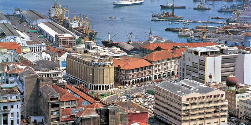 Colombo: Private City Sightseeing Tour - Gangaramaya Temple, a quiet break in the city