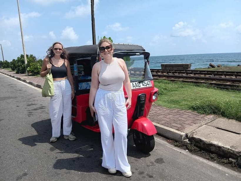 Colombo: Private City Tour with Local Food Tour by Tuk-Tuk - Why a tuk-tuk is a smart way to see Colombo