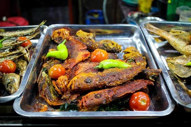 COLOMBO PRIVATE CITY TOUR WITH street food( All inclusive ) - Parks, colonial buildings, and the waterfront