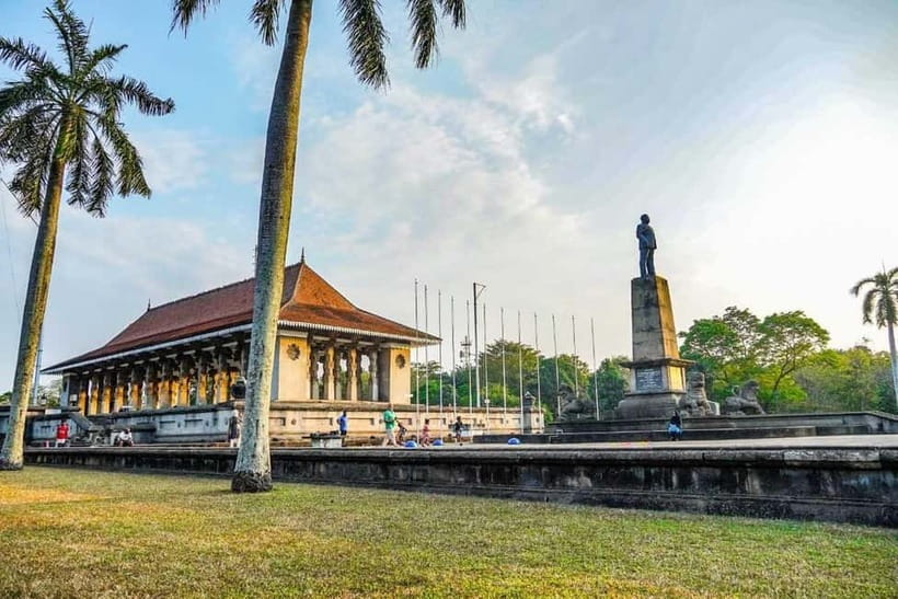 Colombo: Private City Tuk-Tuk Tour with Local Guide & Pickup - Lotus Tower and Colombo’s modern skyline