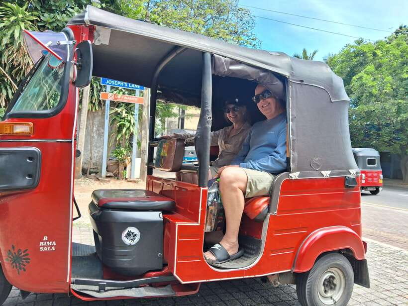 Colombo: Private Guided Tuk Tuk City Tour with Hotel Pickup - Galle Face Green and the waterfront