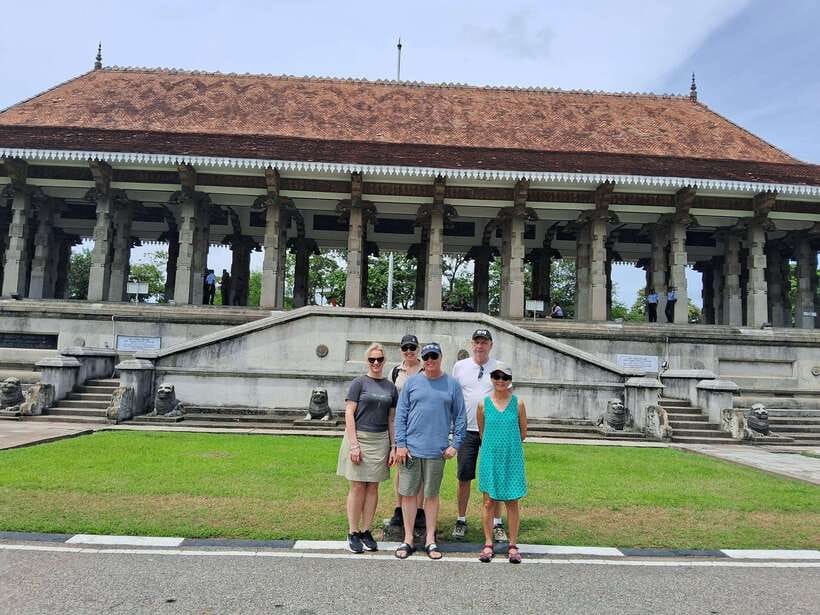 Colombo: Private Guided Tuk Tuk City Tour with Hotel Pickup - Ending at the Maritime Museum