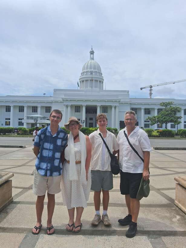 Colombo: Private Guided Tuk Tuk City Tour with Hotel Pickup - Tea, king coconut, and the shopping question
