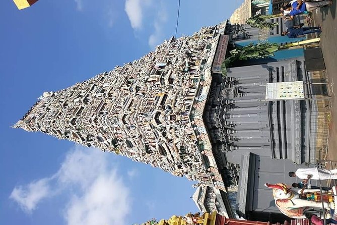 Colombo Private guideTour byTuk Tuk Morning Evening All inclusive - Lotus Tower and the Floating Market