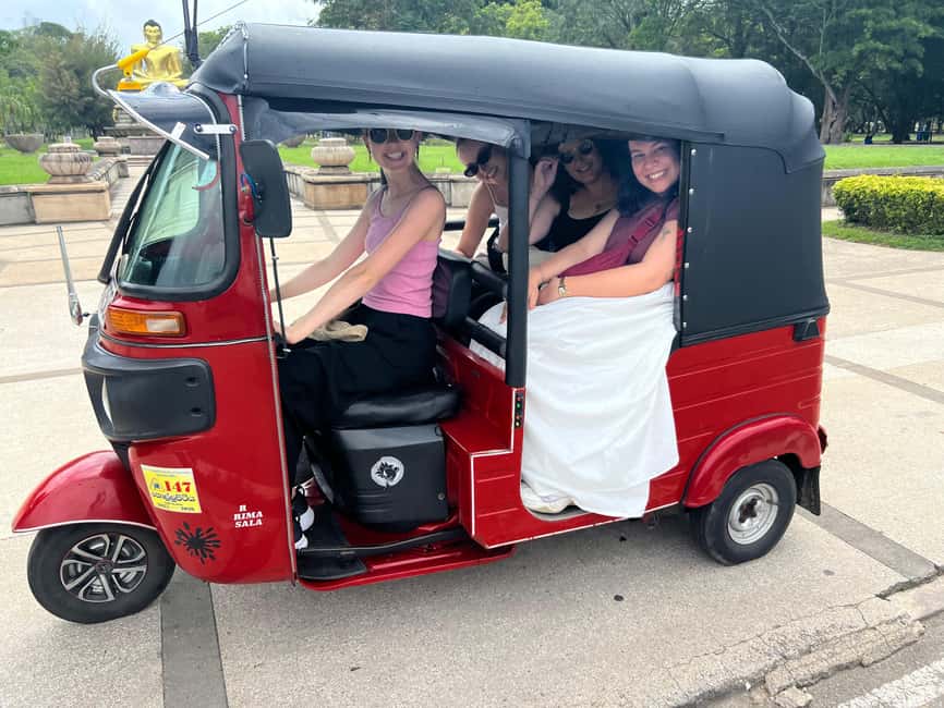 Colombo: Private Tuk-Tuk City Tour with All Entry Fees - Why a tuk-tuk is the right Colombo classroom