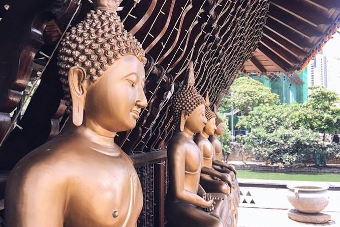 Colombo Sightseeing & Shopping - Independence Square and the Arcade