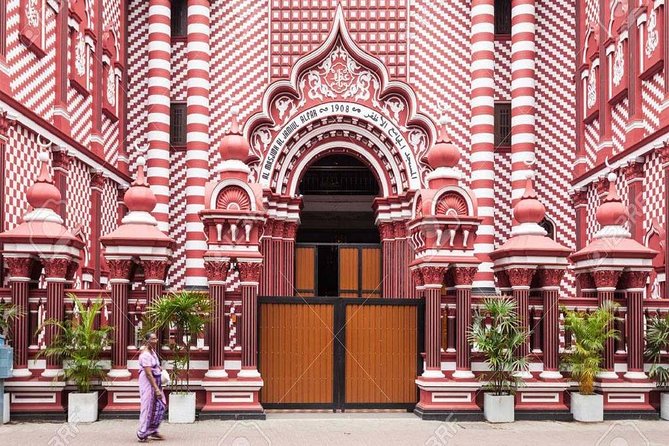 Colombo Sightseeing & Shopping - Gangaramaya Temple in a 20-minute visit