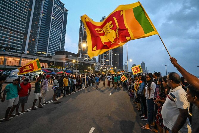 Colombo Social and Political Walk - Port City and Pettah: development beside daily commerce
