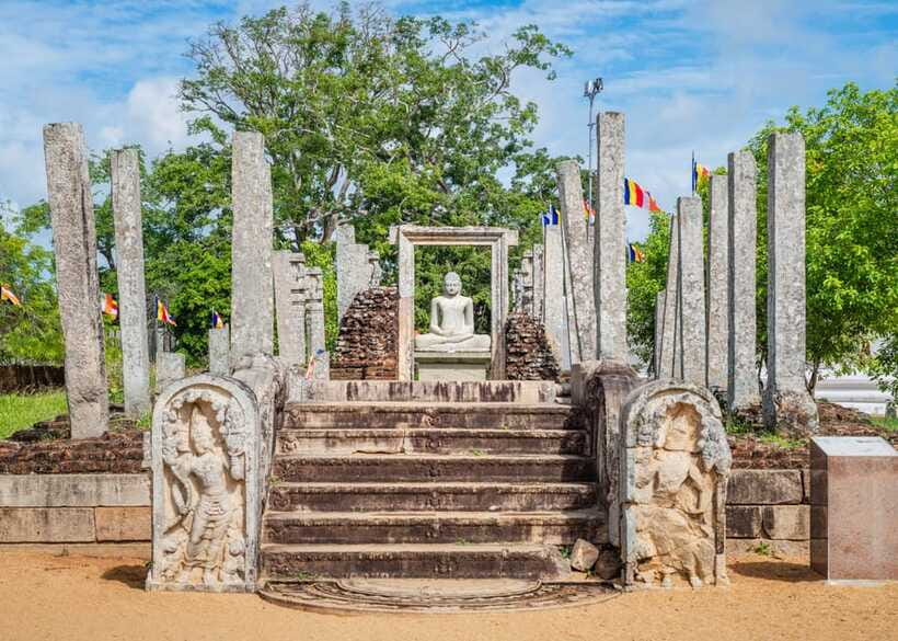 Colombo: Sri Lanka Cultural Triangle Hotspots 2-Day Tour - Minneriya National Park: a worthwhile add-on with a separate bill