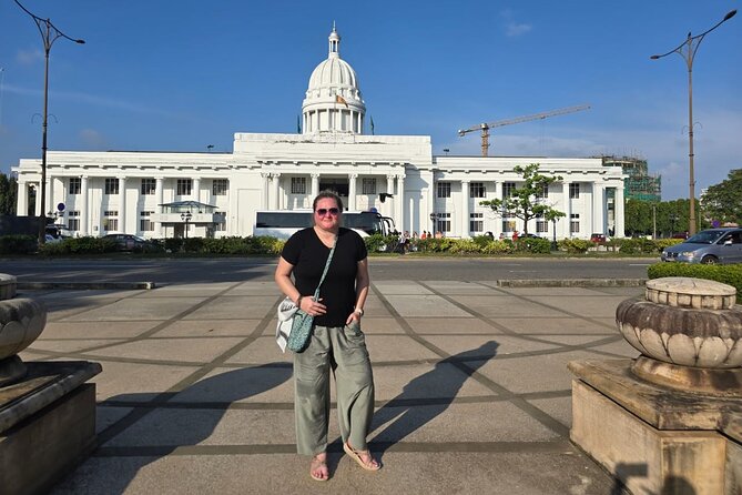 Colombo Tuk Tuk Adventure Explore Food & Culture - The gem museum and the value of asking questions