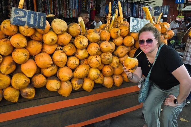 Colombo Tuk Tuk Adventure Explore Food & Culture - Cinnamon Gardens and Viharamahadevi Park