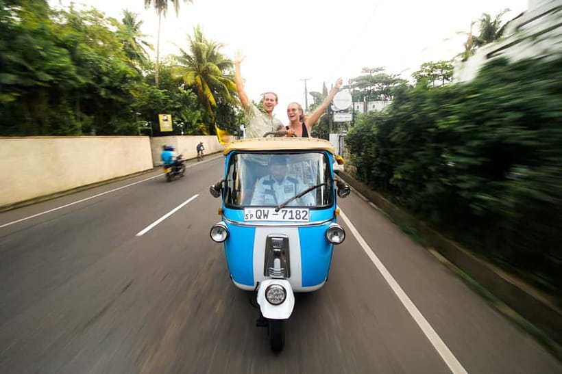 Colombo: Tuk Tuk City Highlights Tour with Lunch - The Old Dutch Hospital and Colombo’s colonial side
