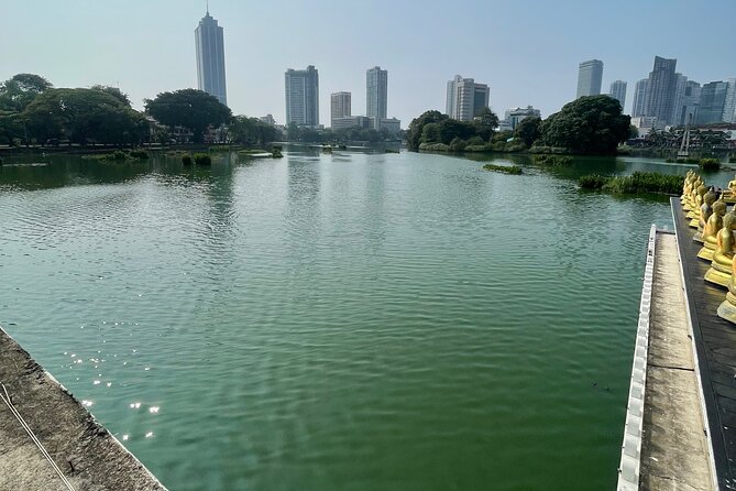 Colombo Tuk Tuk City Tour - Parks, the coast, and old government Colombo