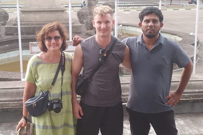 Colombo Tuk Tuk City Tour - Temples around Beira Lake