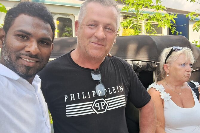 Colombo tuk tuk city tour -Entry Fees, and food Included - Gangaramaya Temple and Beira Lake begin the ride