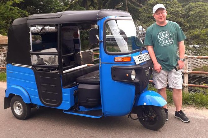 Colombo Tuk Tuk City Tour -Sightseeing Entry Fees & Food Included - Pettah Market: the most worthwhile part of the ride